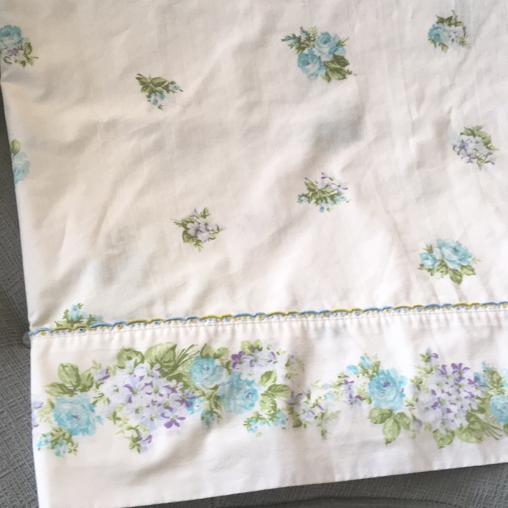 Vintage White, Turquoise, Purple Floral Twin Flat Sheet